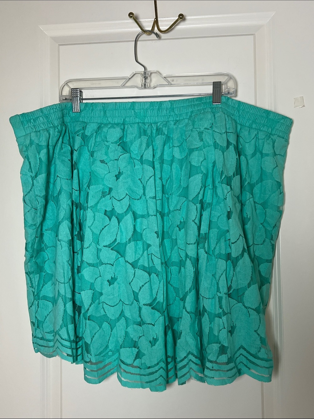 Torrid Teal Floral Lace A-Line Women's Shorts Size 4 - Picture 3 of 5